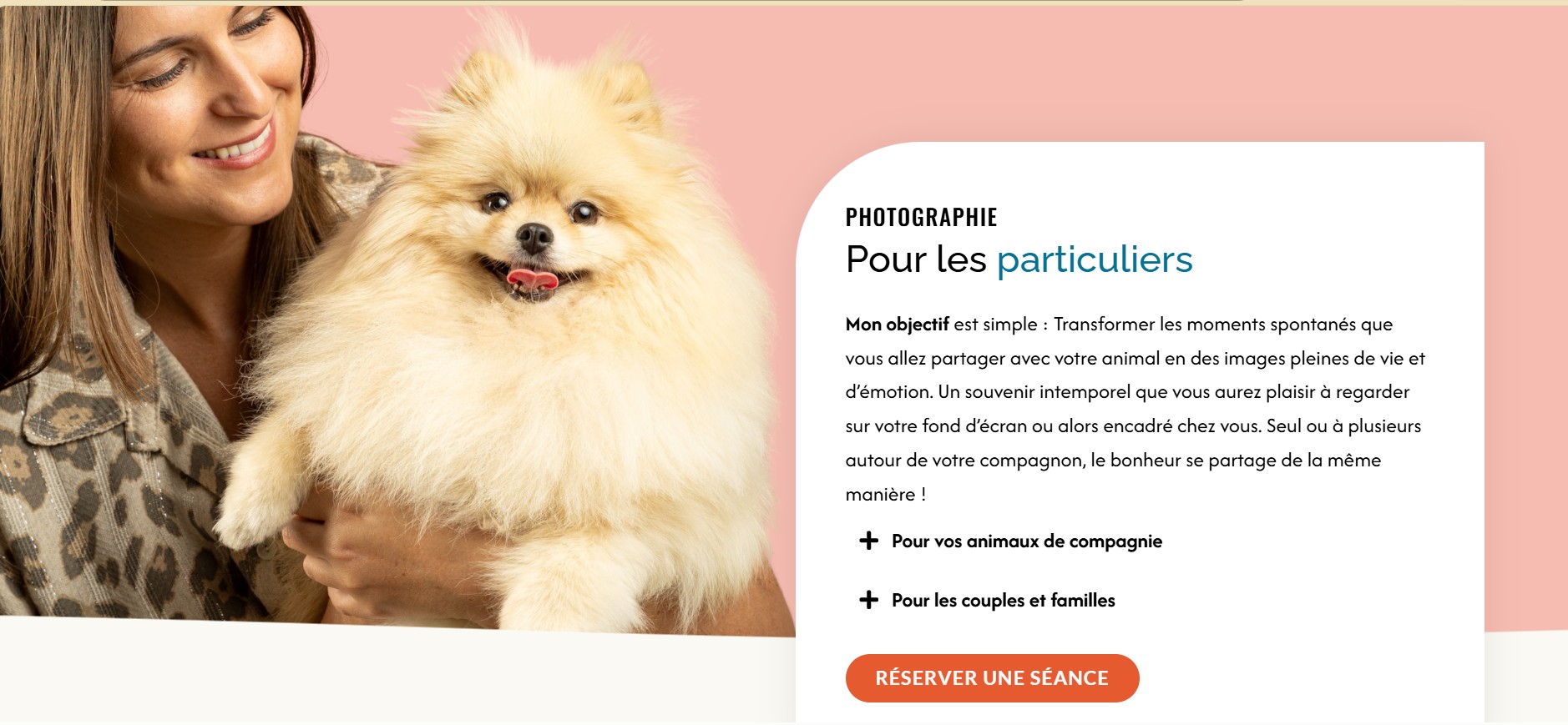 femme et petit chien